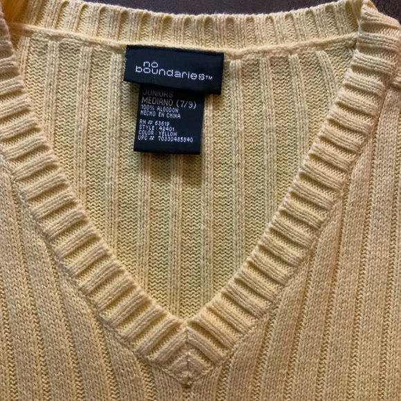 No Boundaries Lemon V-Neck Sweater - Picture 4 of 5